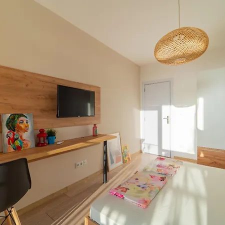 Sky Art With Free Garage - Sky Apartament *